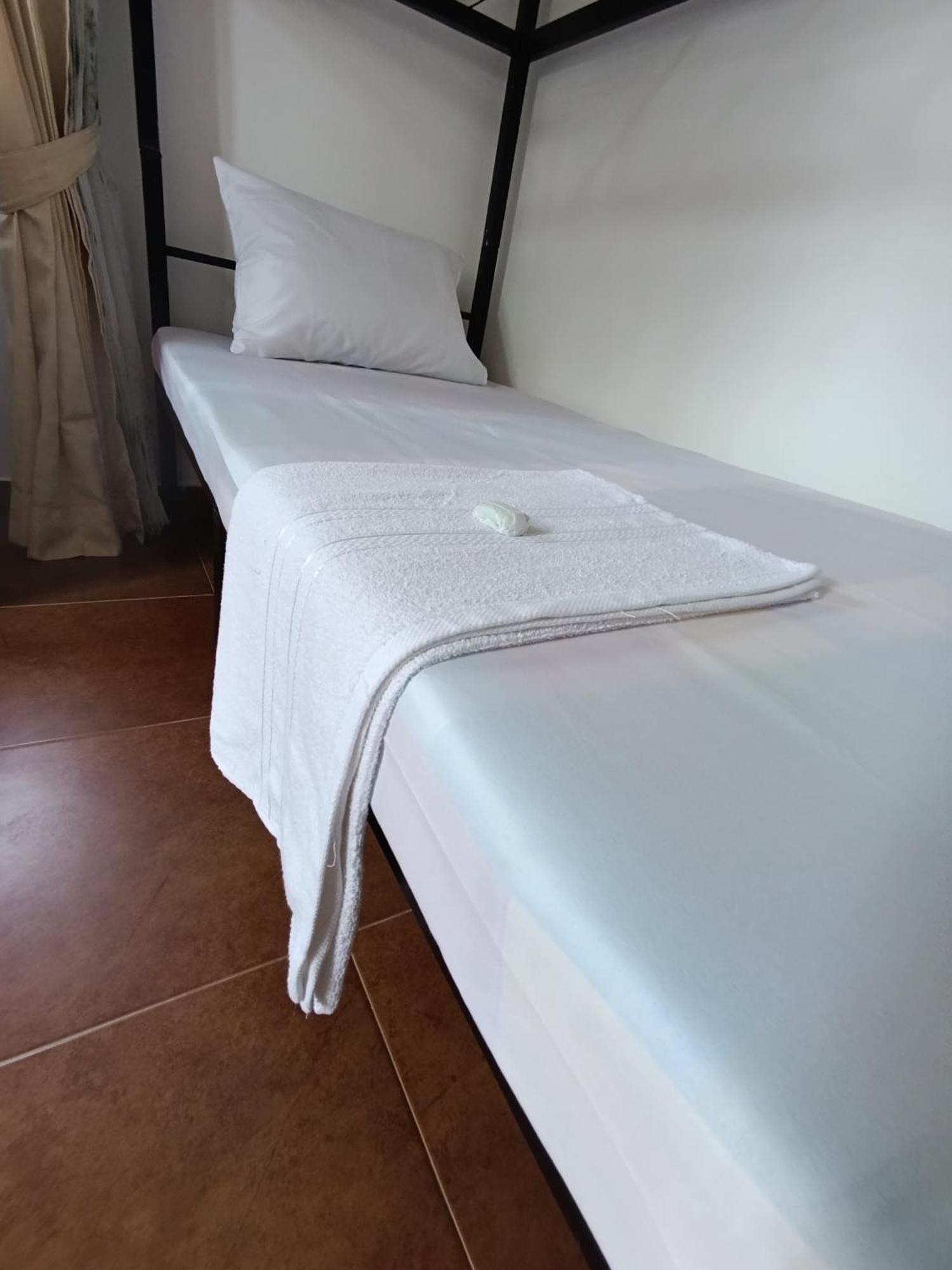 S And P Airport Transit Hostel And Villa 01 Negombo Exterior photo